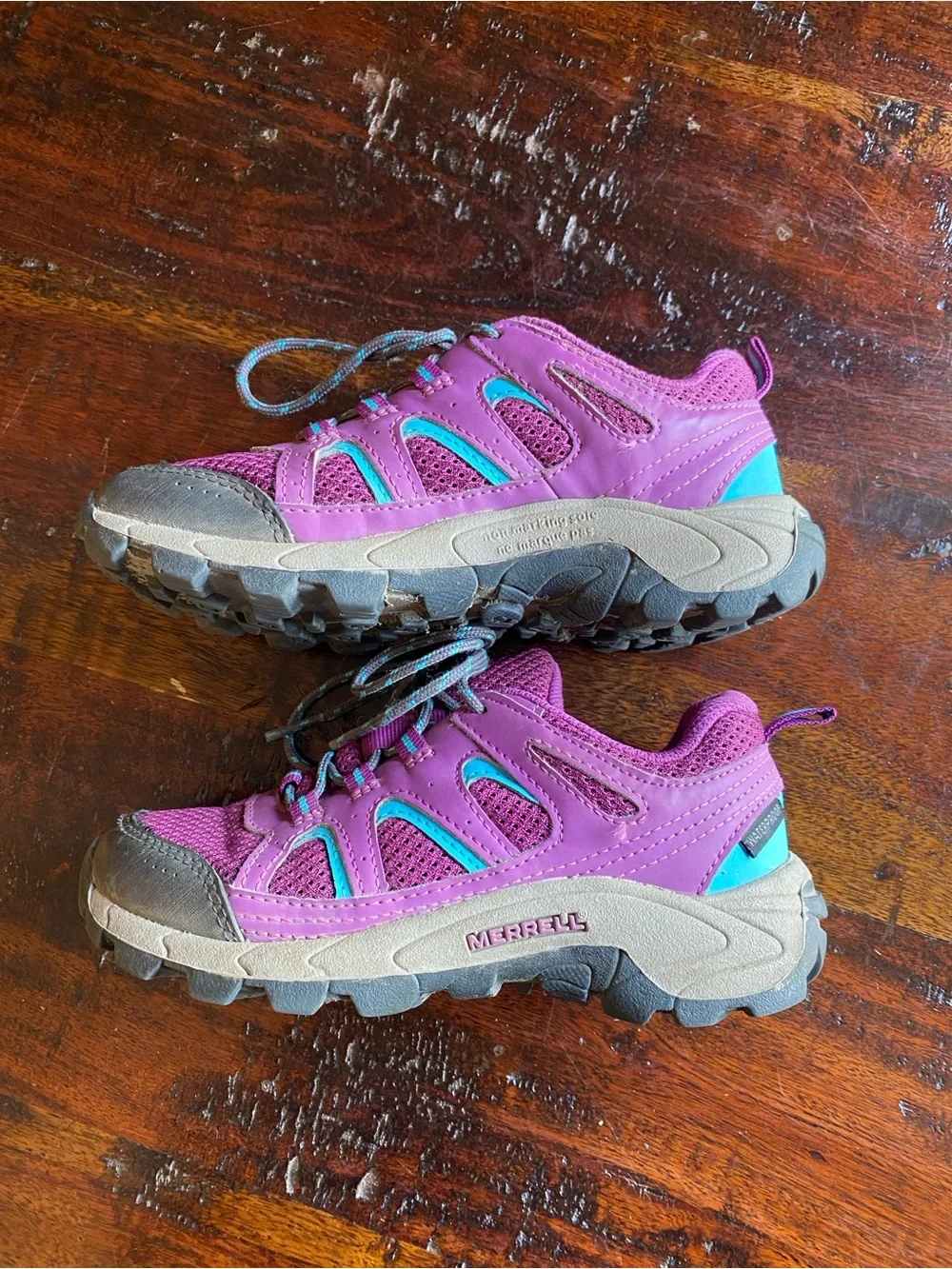 Merrell Kids' Oakcreek Low Lace Waterproof Hiking Shoes size 12 purple outdoors